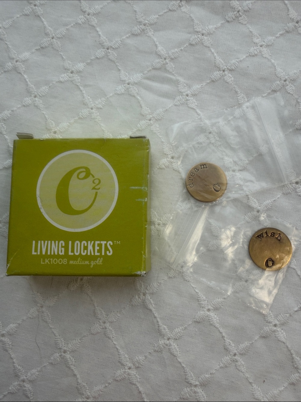 Origami Owl Living Lockets Medium Gold LK1008 NWT Plus Two Window Plates